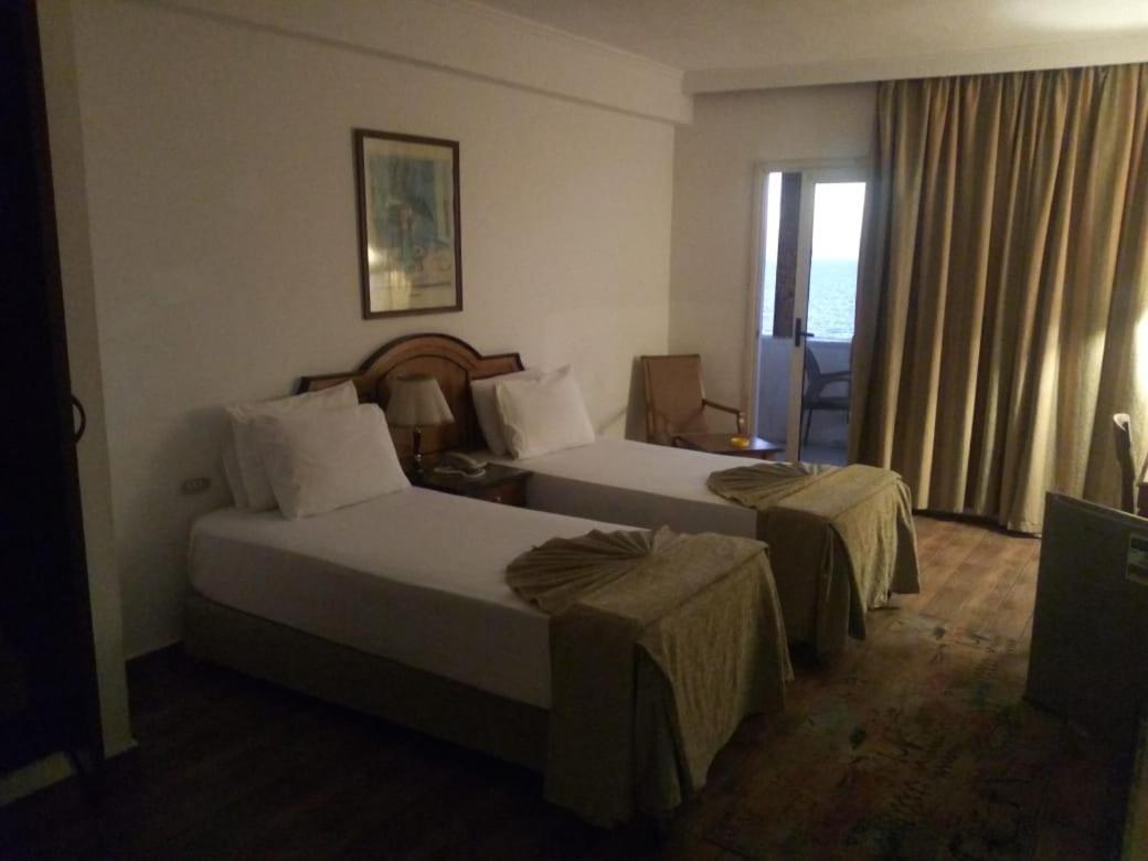 Kaoud Sporting Hotel アレクサンドリア エクステリア 写真